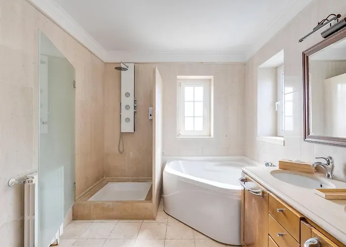 Grande Com Piscina Privada | Ericeira