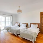 Grande Com Piscina Privada | *