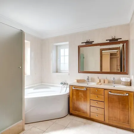 Villa Grande Com Piscina Privada |