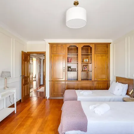 Villa Grande Com Piscina Privada |
