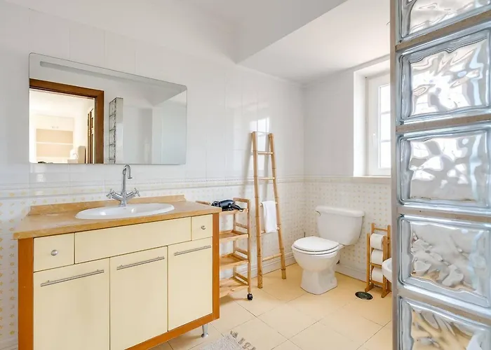 Grande Com Piscina Privada | Willa