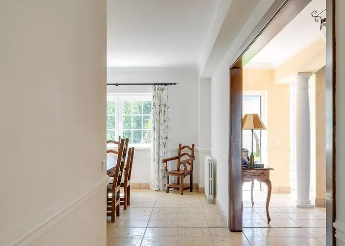 Grande Com Piscina Privada | *