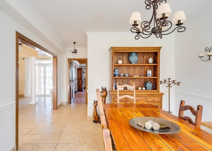 Grande Com Piscina Privada | *